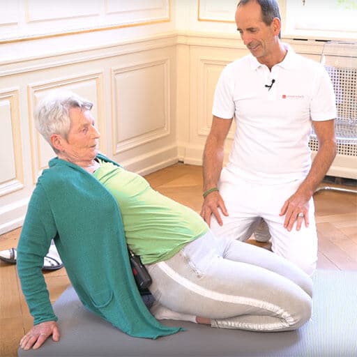An old woman with arthrosis