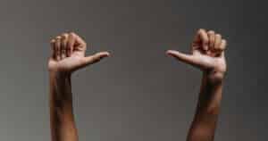 Picture of two hands giving a thumbs up.