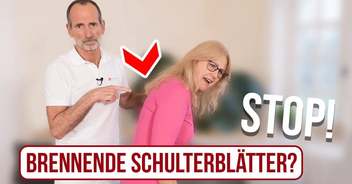 Eine Frau beugt sich mit schmerzverzerrten Blick nach vorne. Ein Pfeil und Roland Liebscher-Bracht zeigen auf ihre Schultern. Unter den Personen der Schriftzug "Stop! Brennende Schulterblätter?"