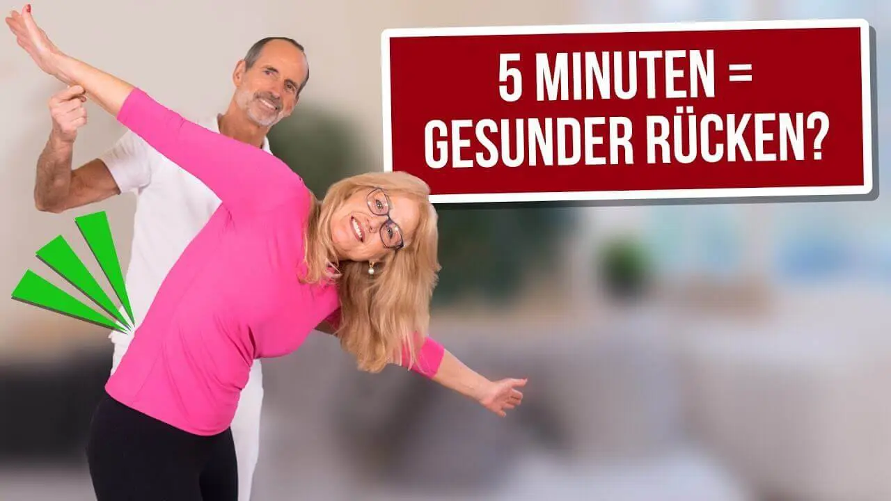 Thumbnail - die Frau (Ina) streckt ihre Arme aus und, verdreht sich und beugt sich leicht. Geführt von einem in weiß gekleideten Mann (Roland). Links davon zeigen 3 Pfeile auf ihren Rücken und rechts oben steht im rotem Kasten "5 MINUTEN = GESUNDER RÜCKEN"