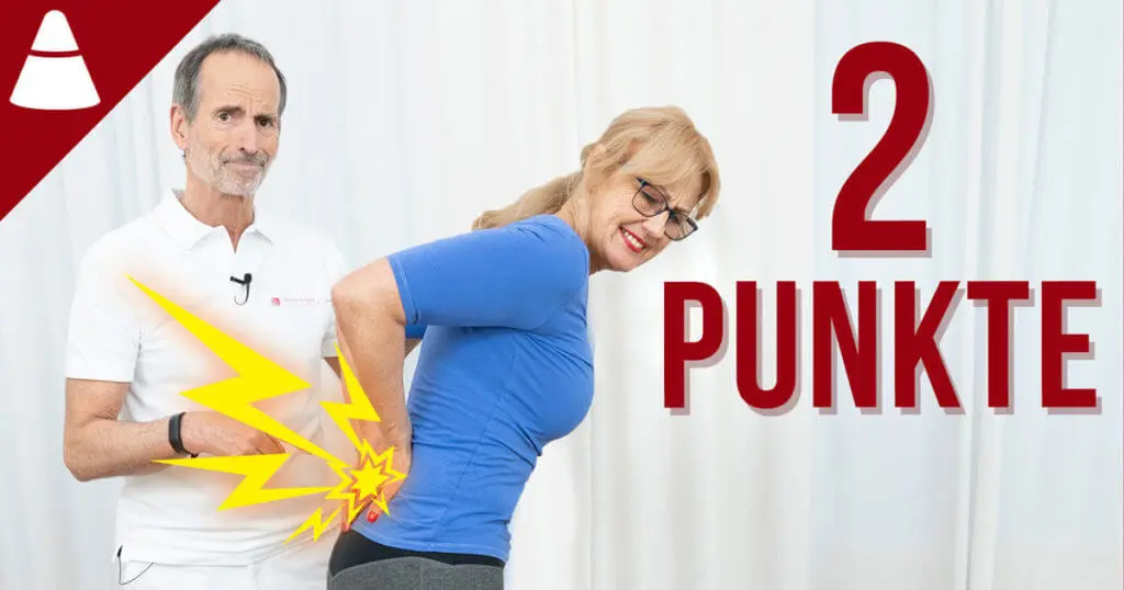 Roland Liebscher-Bracht und eine Patientin schauen den Betrachter an. Die Frau legt beide Hände an ihren unteren Rücken. Drei gelbe Blitze verdeutlichen ihre Rückenbeschwerden. In roter Schrift steht auf dem Bild: Zwei Punkte.