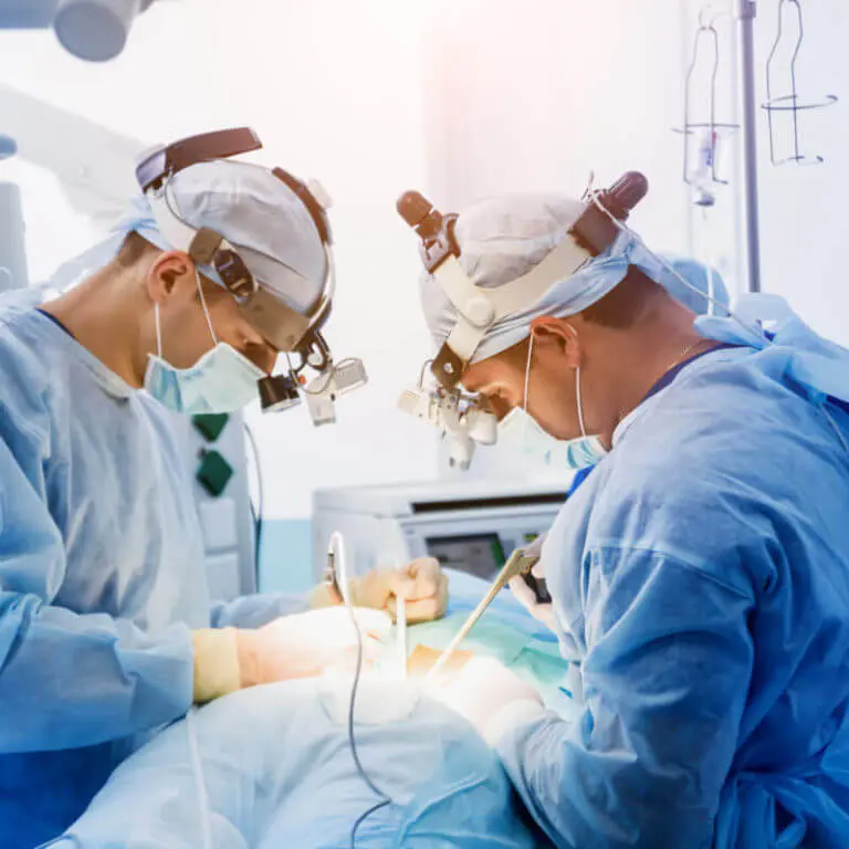 Rundrücken (Hyperkyphose) korrigieren: Buckel loswerden | Liebscher ...