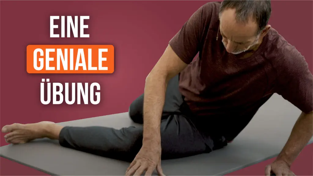 Ein Mann macht eine Dehnübung, indem er ein Bein nach hinten streckt und das andere nach vorne anwinkelt.