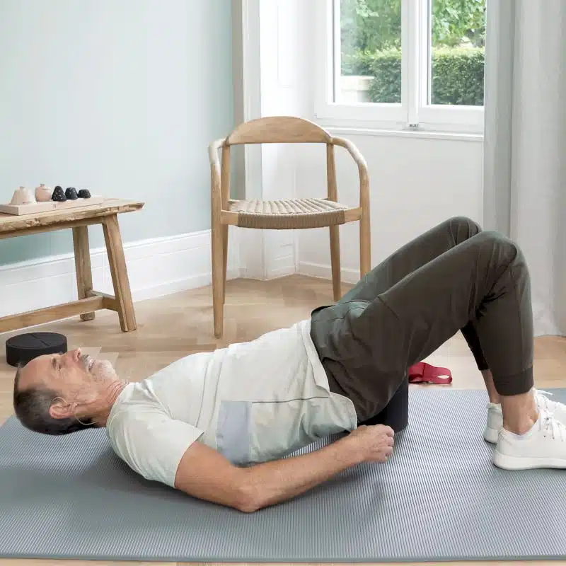 Übung für unteren Rücken unter Nutzung des Rückenretters
