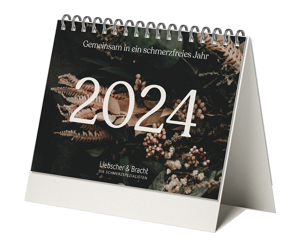 Liebscher & Bracht Kalender für das Jahr 2024 mit getrockneten Blumen auf der ersten Seite.
