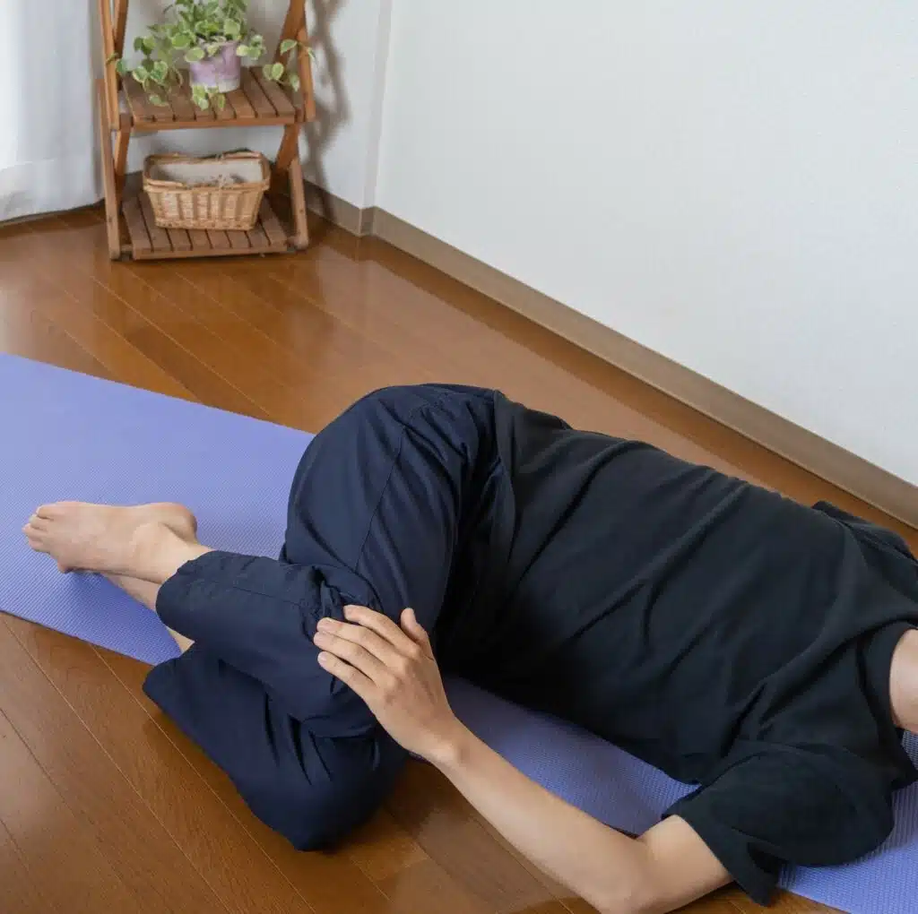 Übungen unterer Rücken Liebscher & Bracht Drehnung